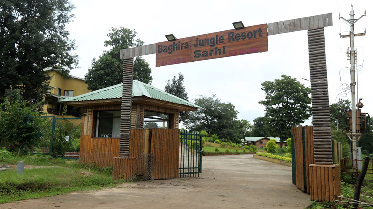 MPT Jungle resort sarhi, kanha entrance gate
