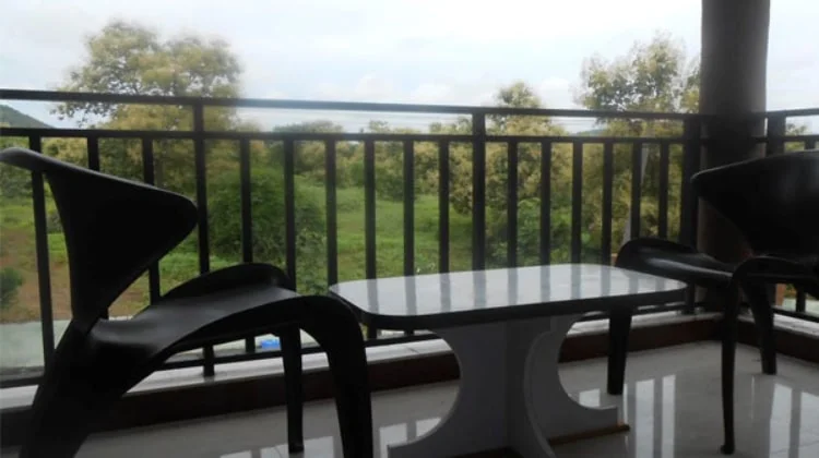 gir-resort-balcony