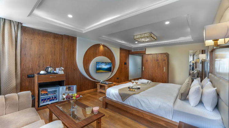 hotel adlife luxury, srinagar family room
