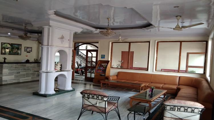 hotel mohan raj villas porch