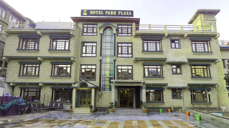 hotel park plaza srinagar, kashmir