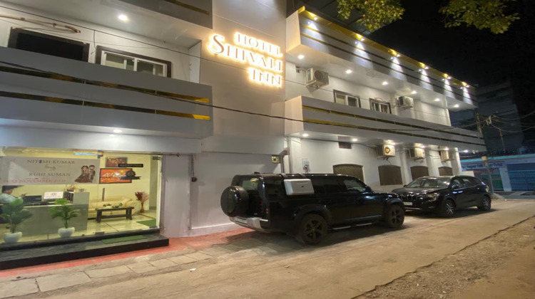 hotel shivali inn front view