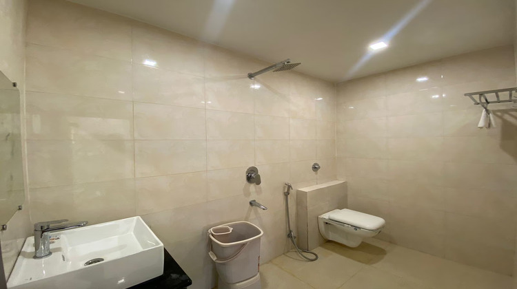 hotel shivali inn washroom washbasin