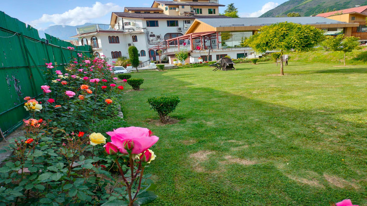 kashmir mahal resorts garden