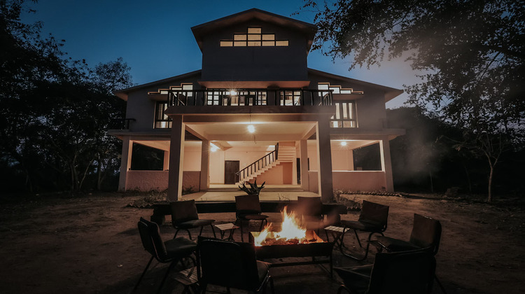 ken river lodge facade