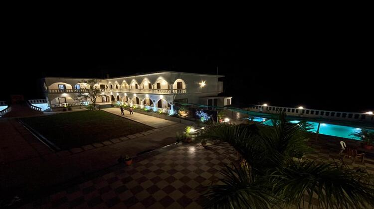 the ashoka hotels & resorts, Panna night view