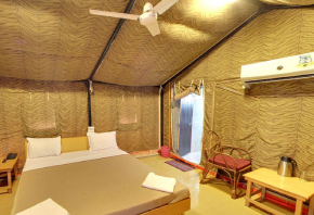 girjunglelodge-tent