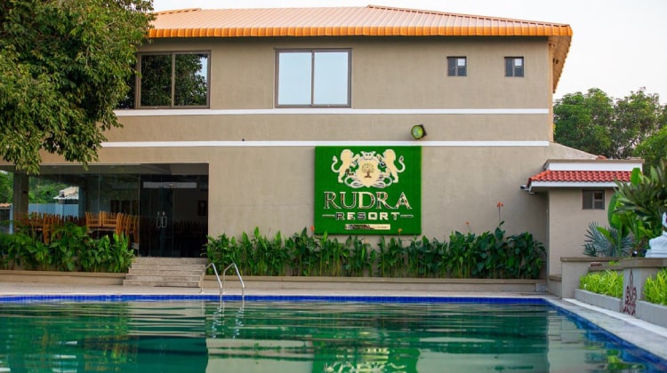 rudra-resort-swimming-pool2
