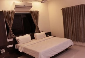 hotel-aditya-elegence-room