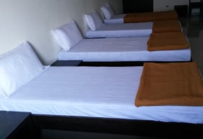 hotel-aditya-family-room